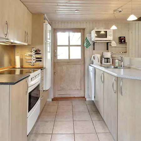 펜션 Marja - 1-3km From The Sea By Interhome *