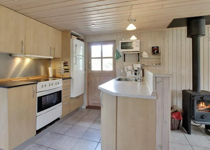 Prázdninový dům Marja - 1-3km From The Sea By Interhome *